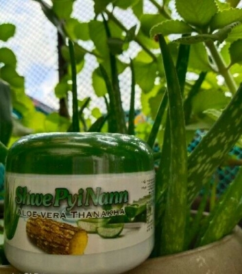 Picture of Shwe Pyi Nann Natural Whitening Thanakha Powder + Aloe vera -140g -Myanmar Product