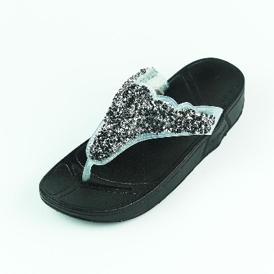Picture of Slipper Room Slipper for Girls Medium Heel Diamond stone Slipper High Quality