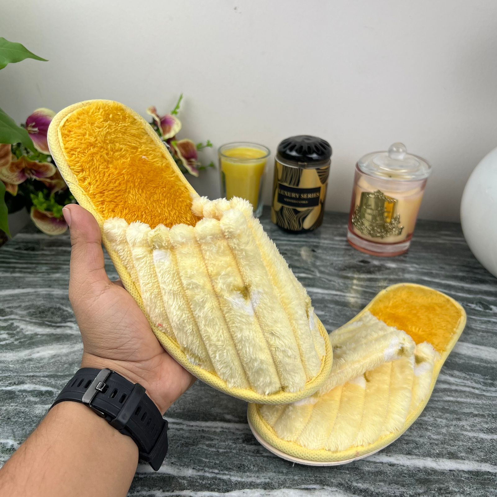 Picture of Room Slipper texture  Design House slipper Wool room slipper for Man and women winter shoe slipper