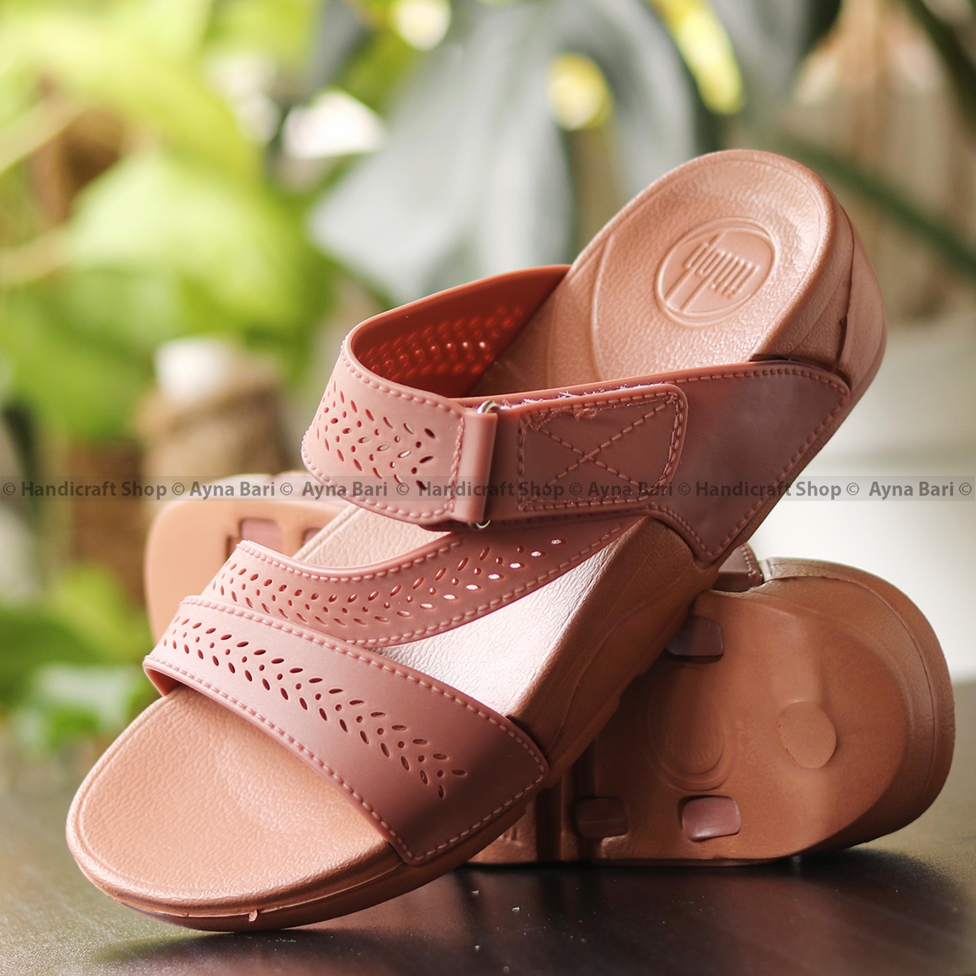 Picture of Women's Sandal Flat Heel Women Sandals Shoes fttilop TM   Girls shoe  Girls Sandal  Bow Style  Girls Slipper Slides Chains sandal for girls