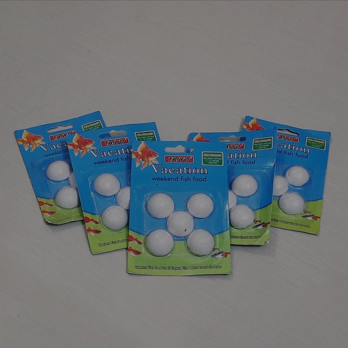 Picture of Taiyo Vacation Weekend Fish Food (5 in 1) - Hassle-Free Automatic Fish Food For All Tropical Fish When You Are Away From Home