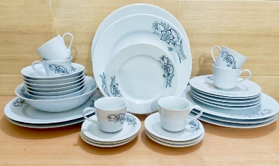 Picture of 32 picec white colour ceramic dinner set