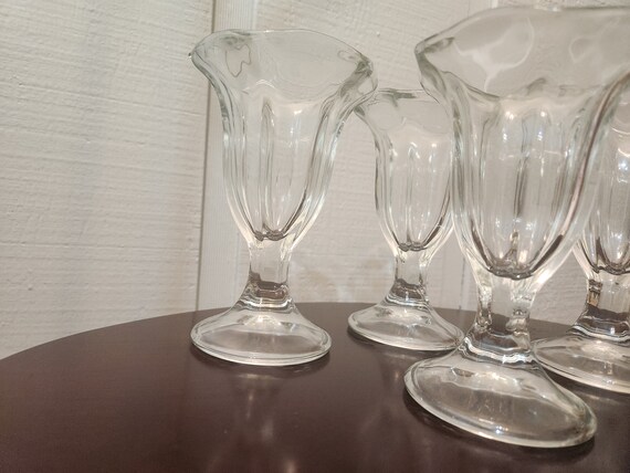 Picture of 4 vintage soda Fountain Ice Cream Parlo \Sundae sherbet parfait dish clear glass H&S