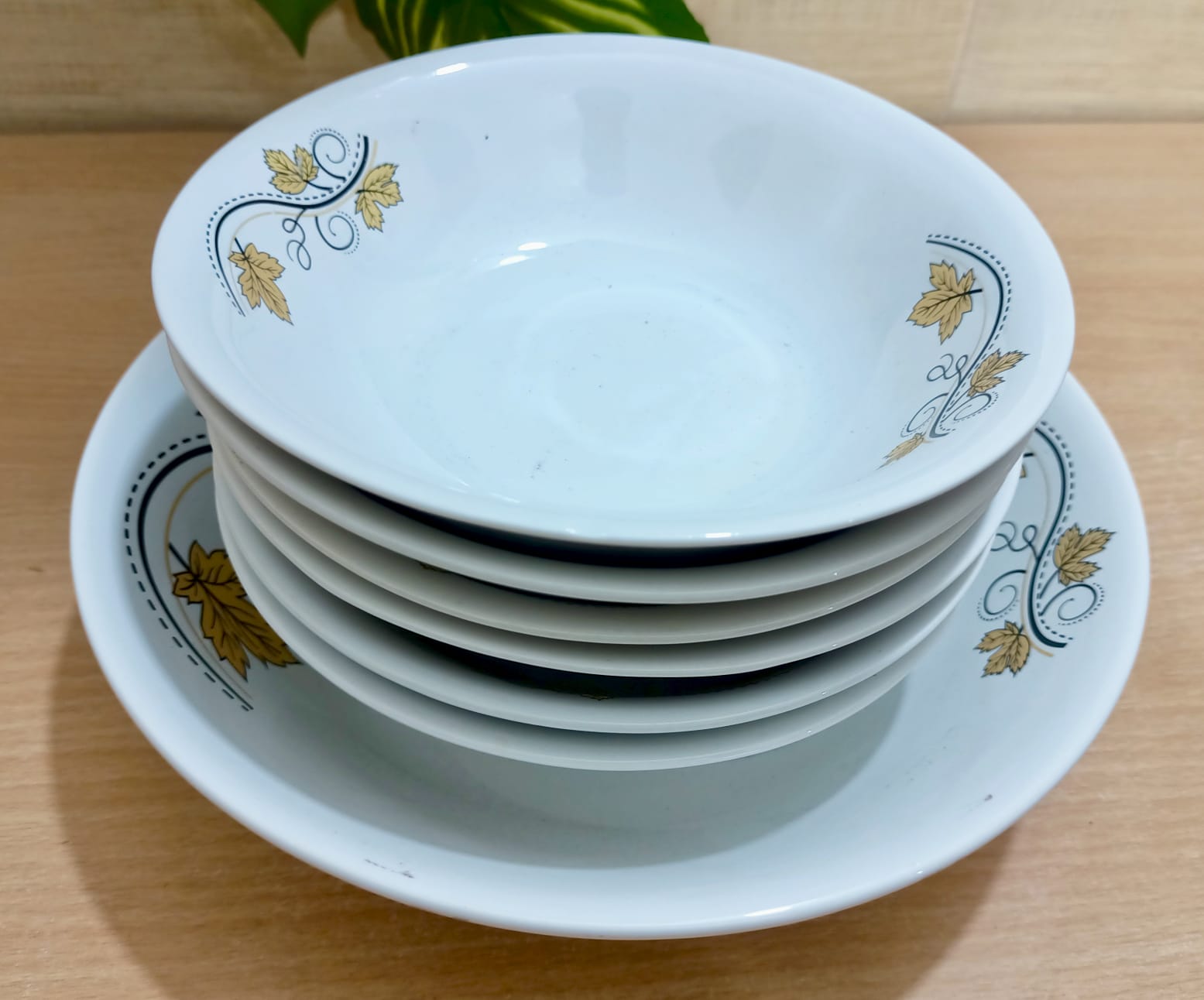 Picture of 32 piece ceramic dinner set premium quality dinner set
