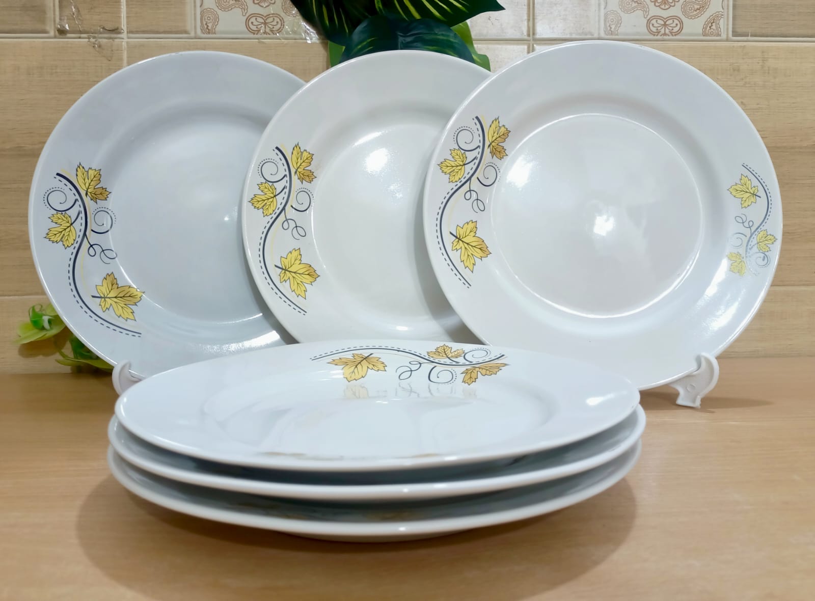 Picture of 32 piece ceramic dinner set premium quality dinner set