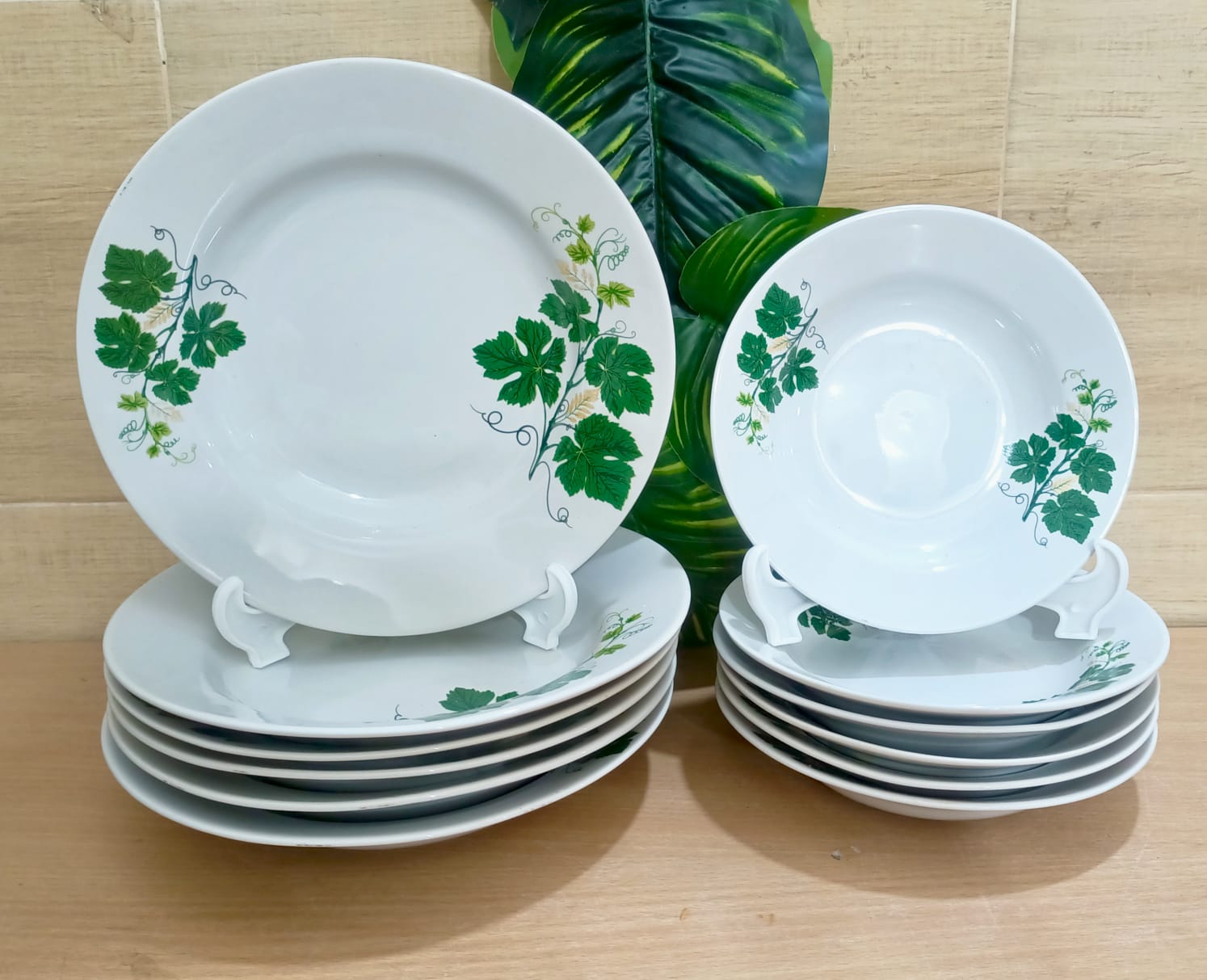 Picture of 27 Pieces white  leaf green  print  Design Dinner Set