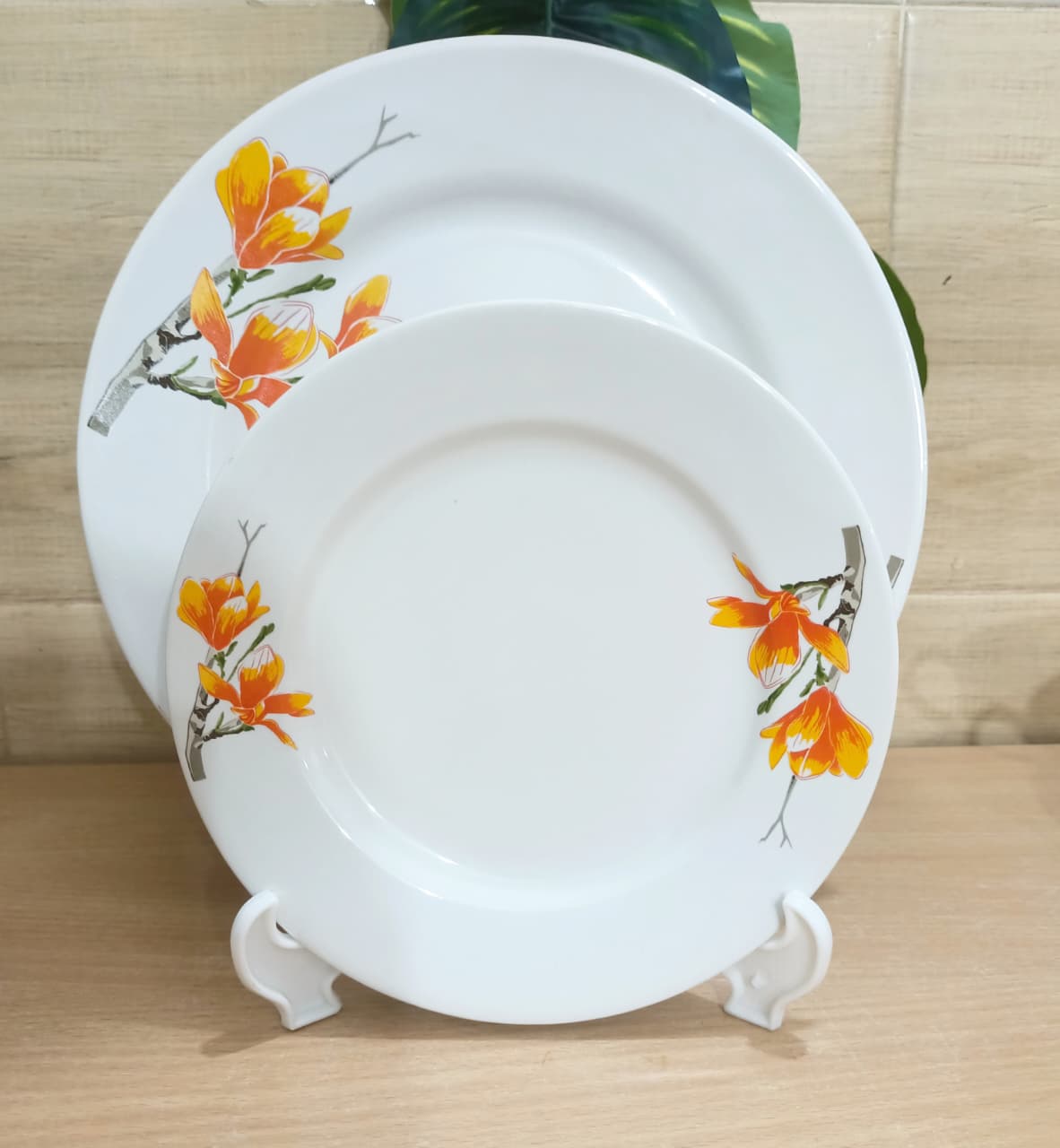 Picture of 32 piece  white orange ceramic dinner set premium quality dinner set