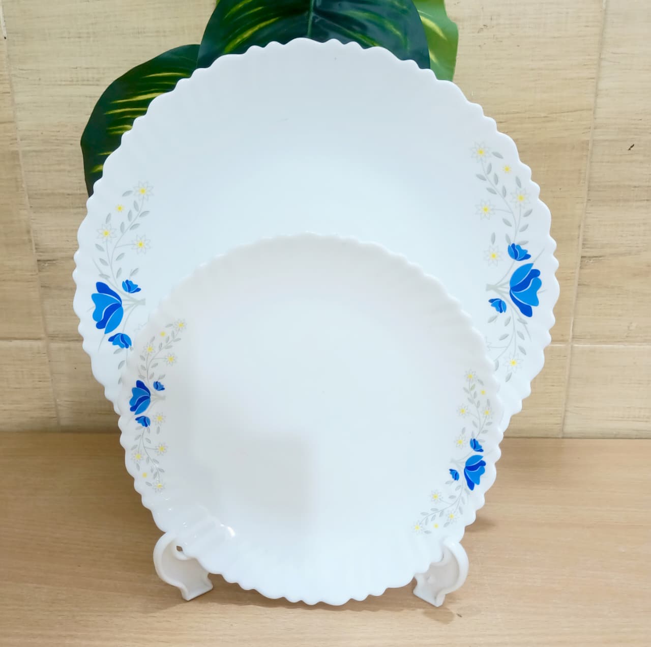 Picture of 36 pieces opal dinner set