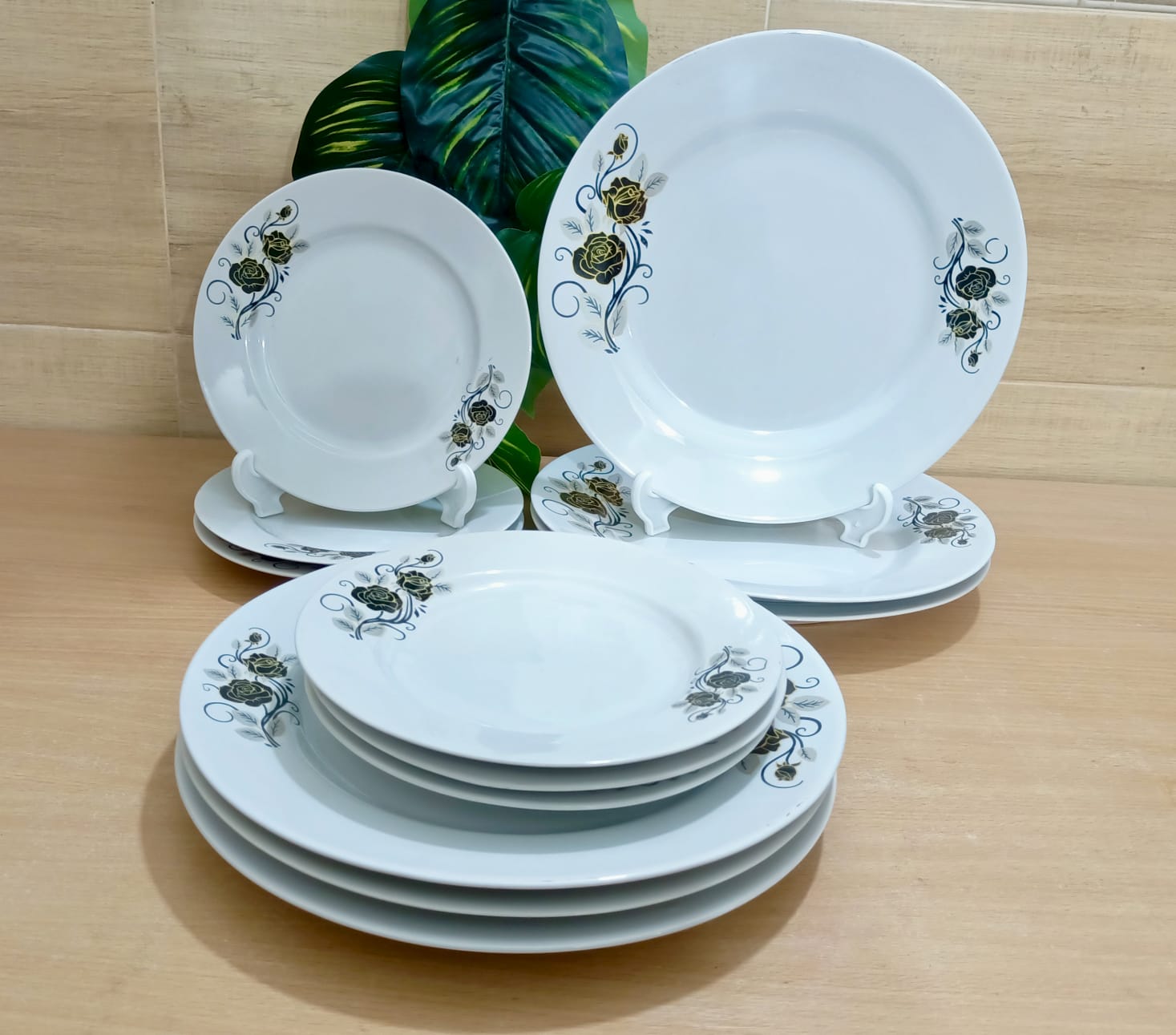 Picture of 27 pieces white black dinner set