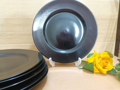 Picture of 11 inch black dinner plate