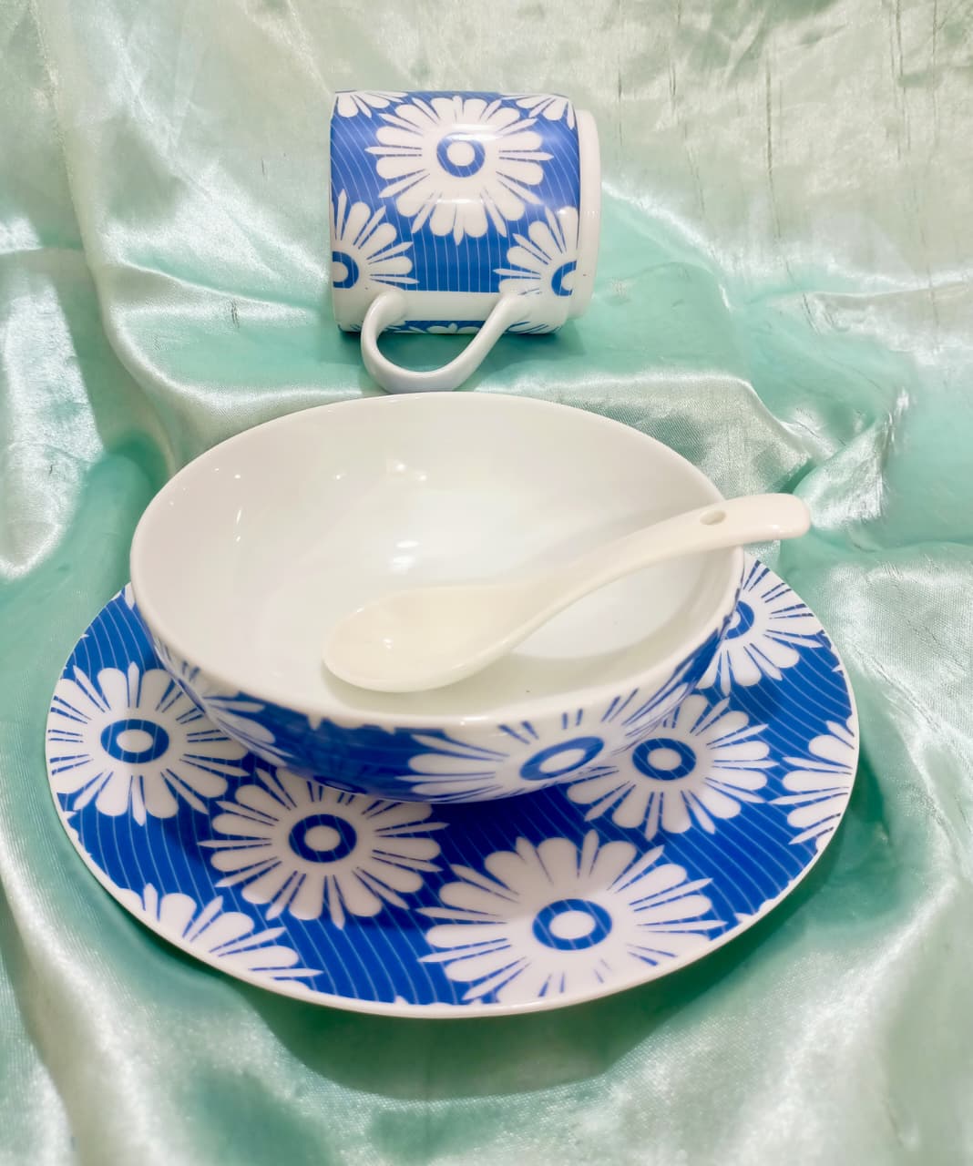 Picture of 4 pieces ceramis set