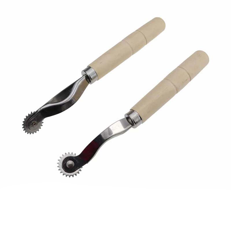 Picture of Tracing wheel wooden handle, toothed metal wheel, extra sharp (1 pc)
