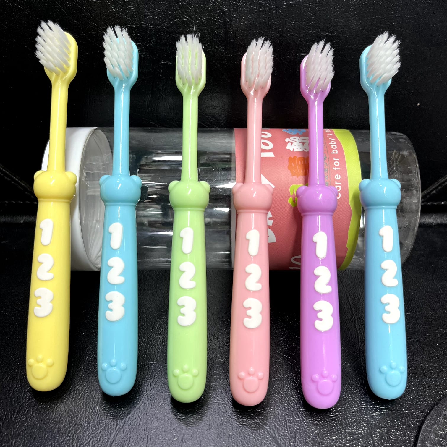 Picture of 1,2,3 Children's toothbrush 10 pieces set /bucket 1,2,3 Children's toothbrush 10 pieces set /bucket