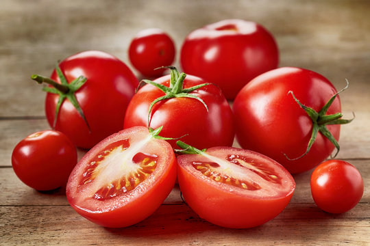 Picture of All Season Red Tomato Seeds - 40 Pcs Seeds