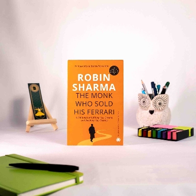Picture of The Monk Who Sold His Ferrari by Robin Sharma - Premium - Paperback
