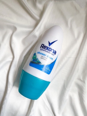 Picture of International European product Shower Clean body deodorant Roll on for female - 50 ml