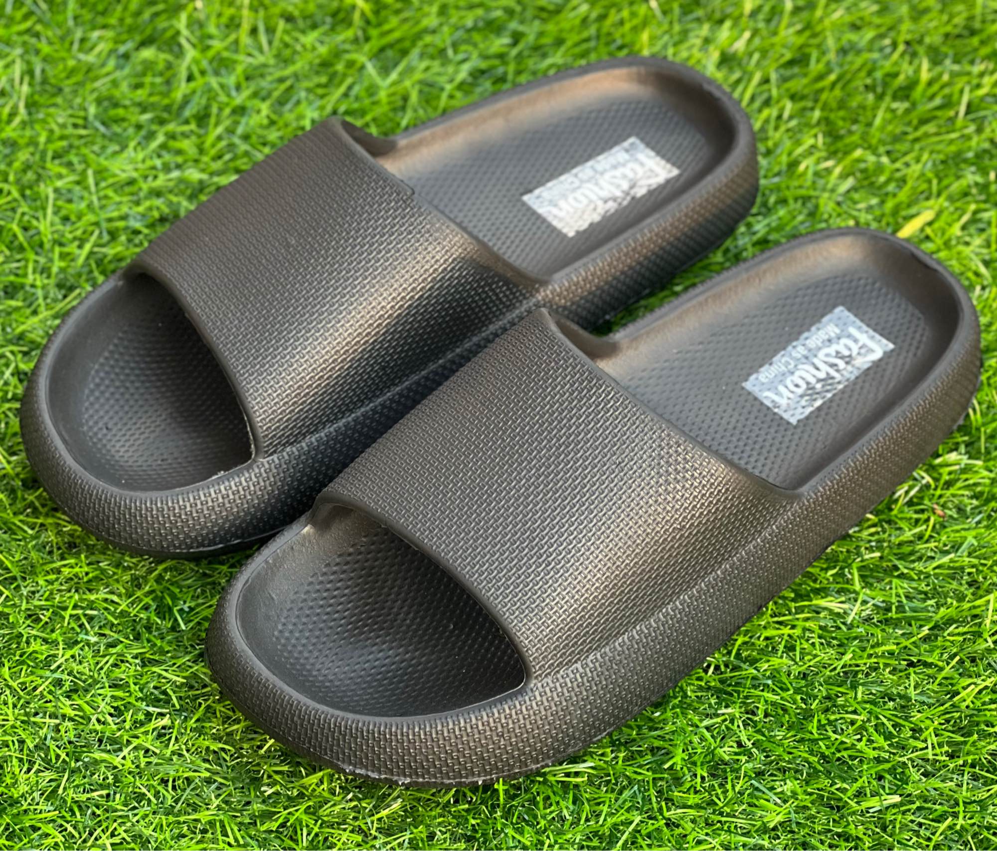 Picture of Trendsetter -Upscale Living -New Comfortable Solid Slides Slippers Sandal for Men- Inventive Choice Preferble - Low Hassle and Maintanance