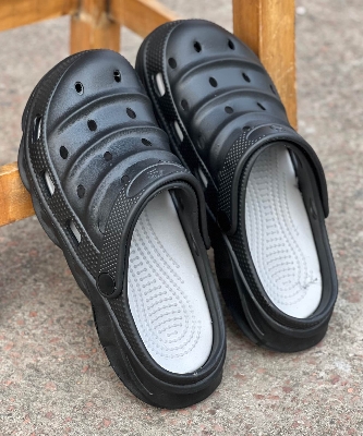 Picture of New Comfortable EVA Rubber Beach Crocs Clogs Sandal Shoes for Men