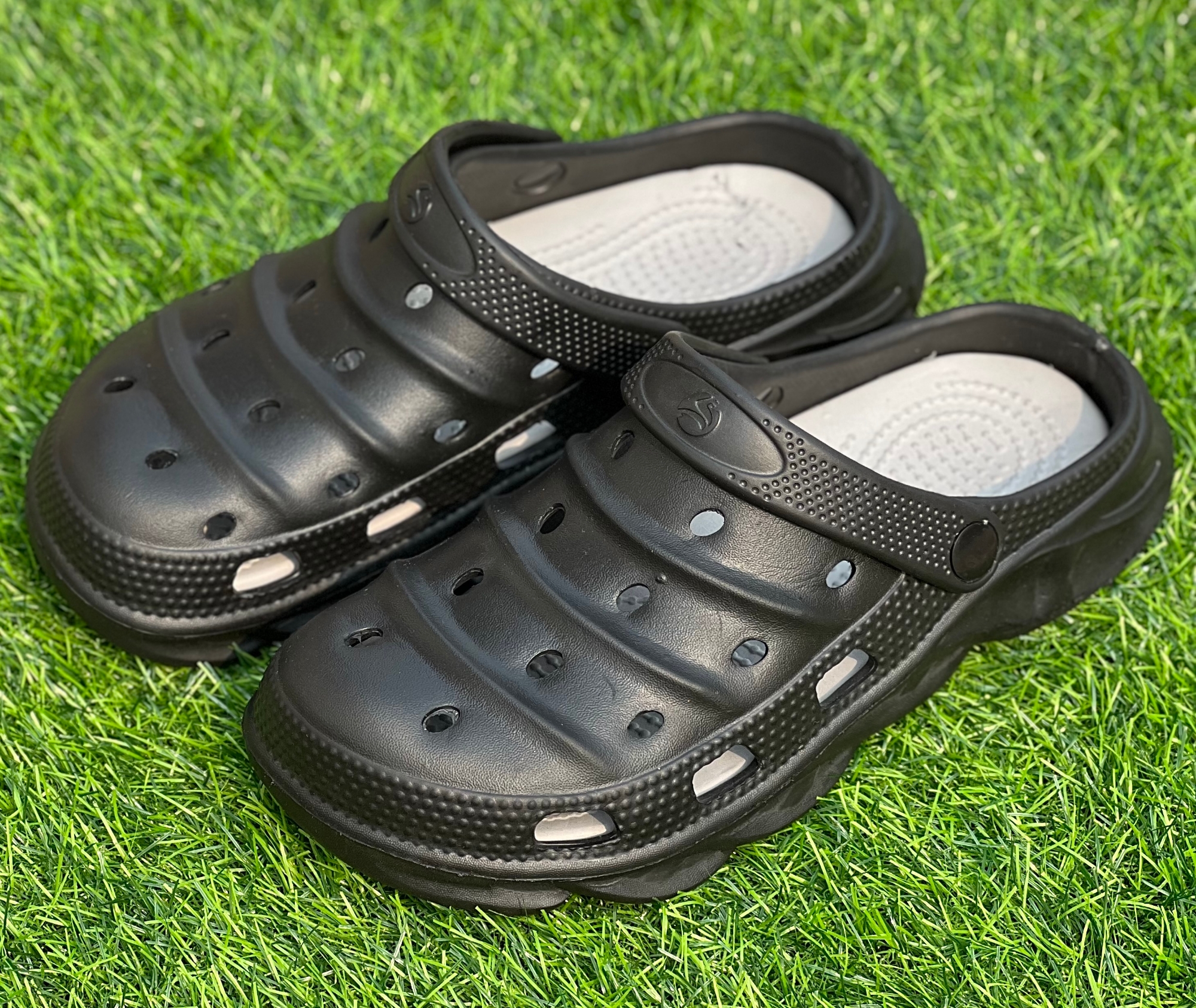 Picture of New Comfortable EVA Rubber Beach Crocs Clogs Sandal Shoes for Men