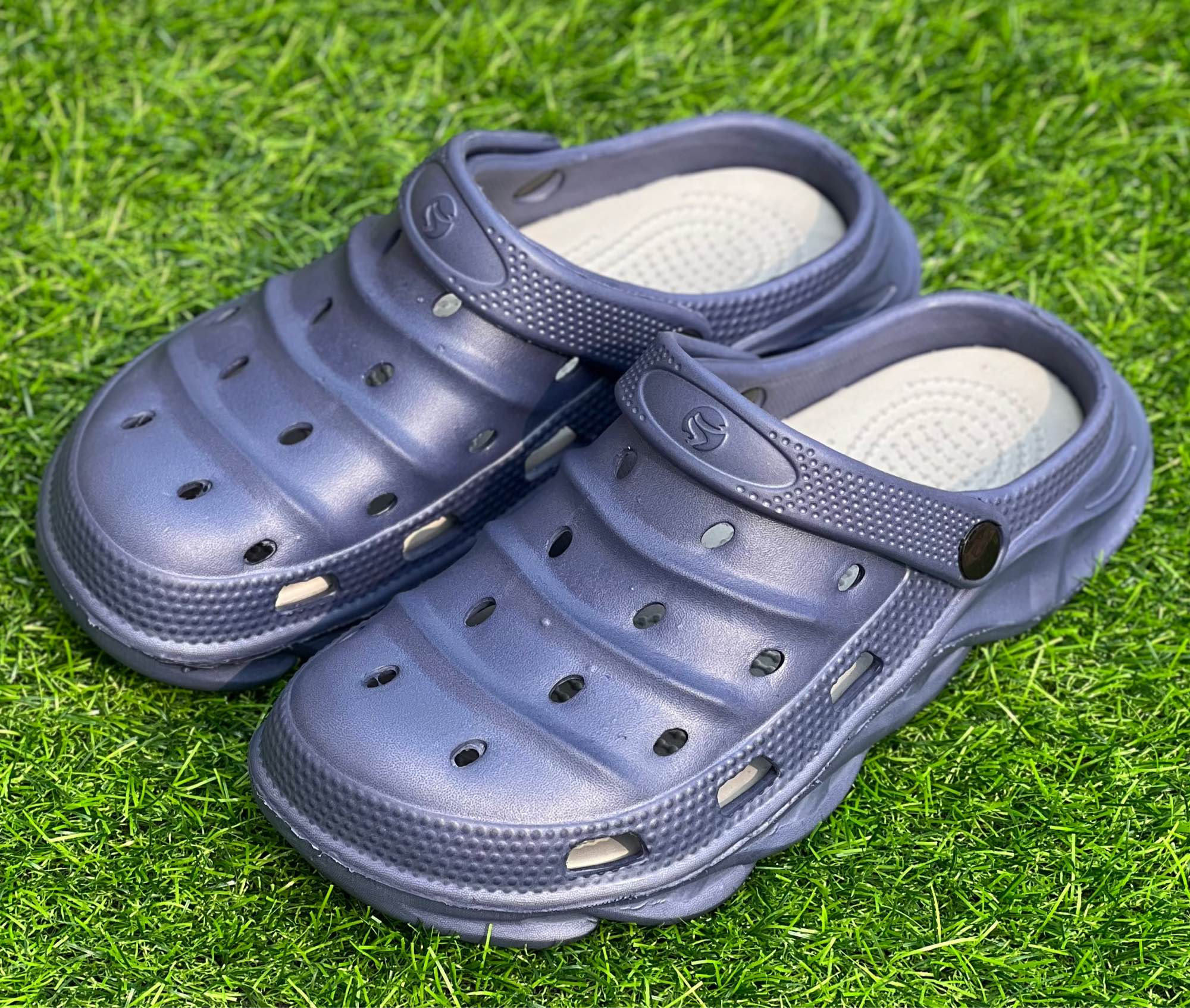Picture of New Comfortable EVA Rubber Beach Crocs Clogs Sandal Shoes for Men