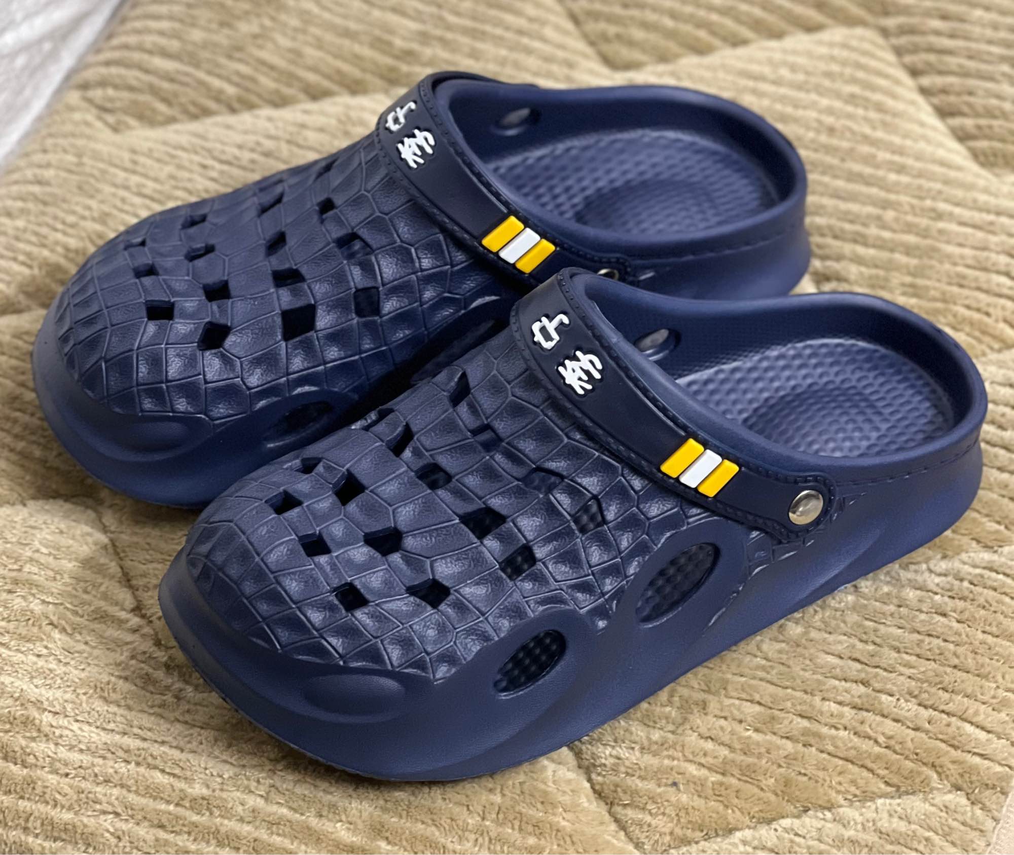 Picture of New Clogs Slip-on Closed Toe Cap Hole Soft Sole EVA Walking Crocs Sandals for Men