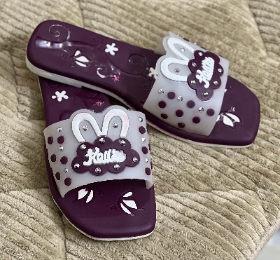Picture of New Fashionable Design Flat Slippers Sandals for Girls & Women