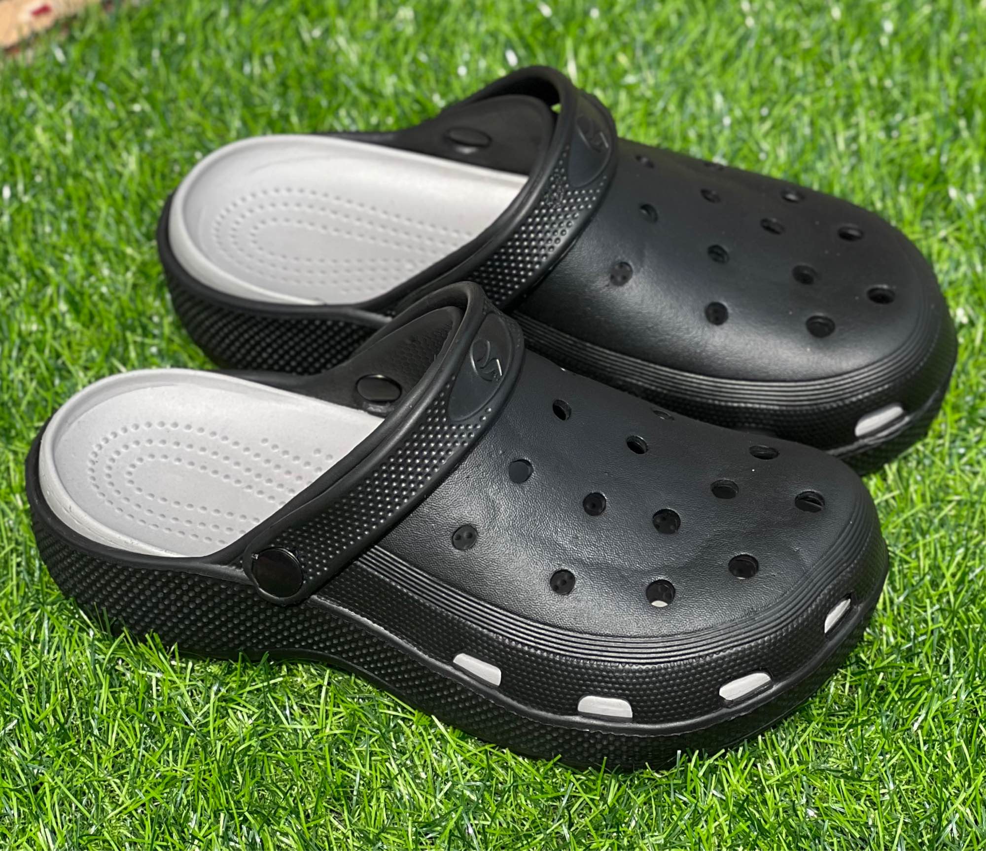 Picture of New Mens Ultra Comfortable Beach EVA Casual Clogs Breathable Crocs Sandals Shoes
