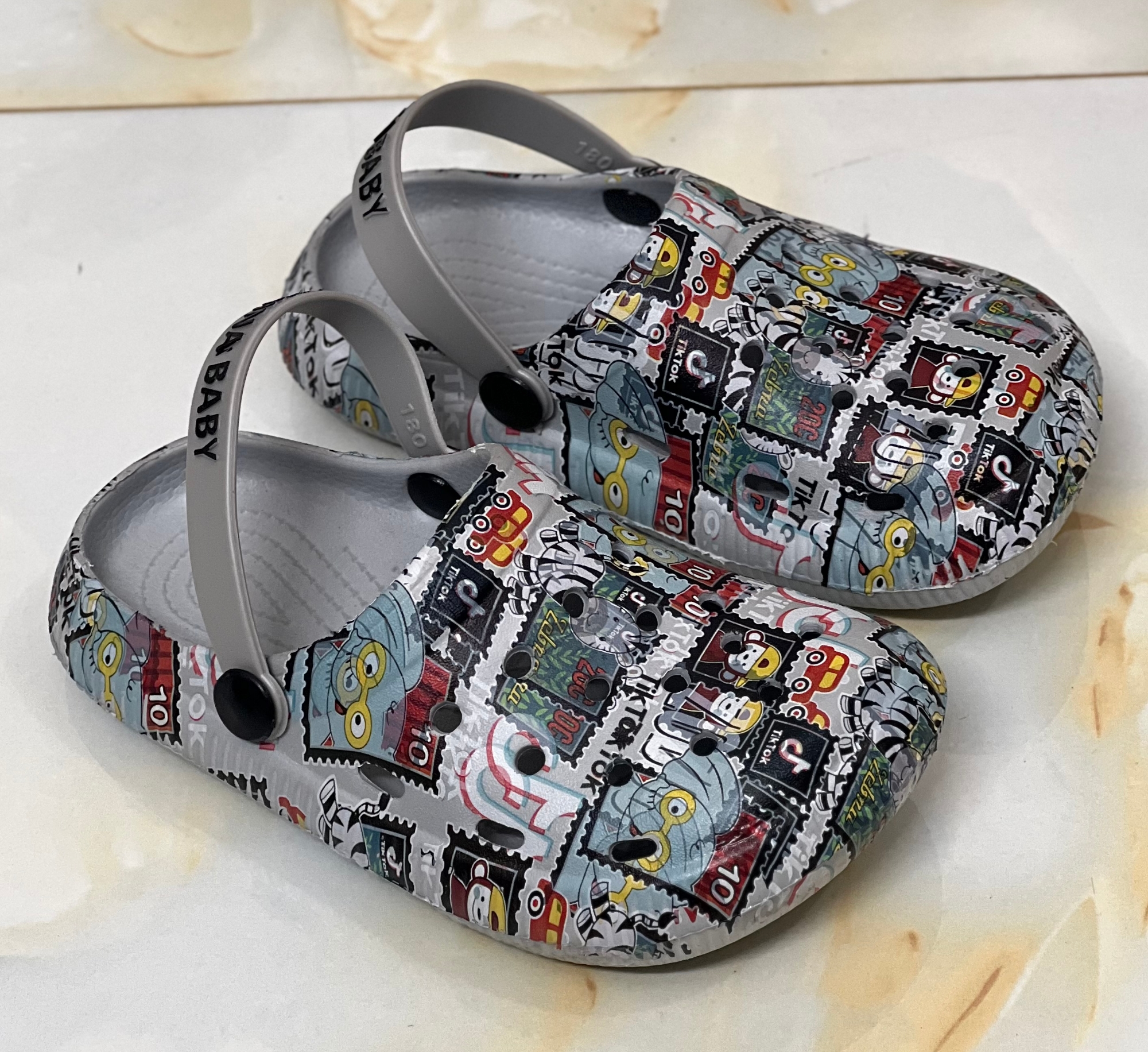 Picture of New Kids Garden Clogs Boys Girls Non-Slip Lightweight Cartoon Sticker Printed Children Beach Water Crocs