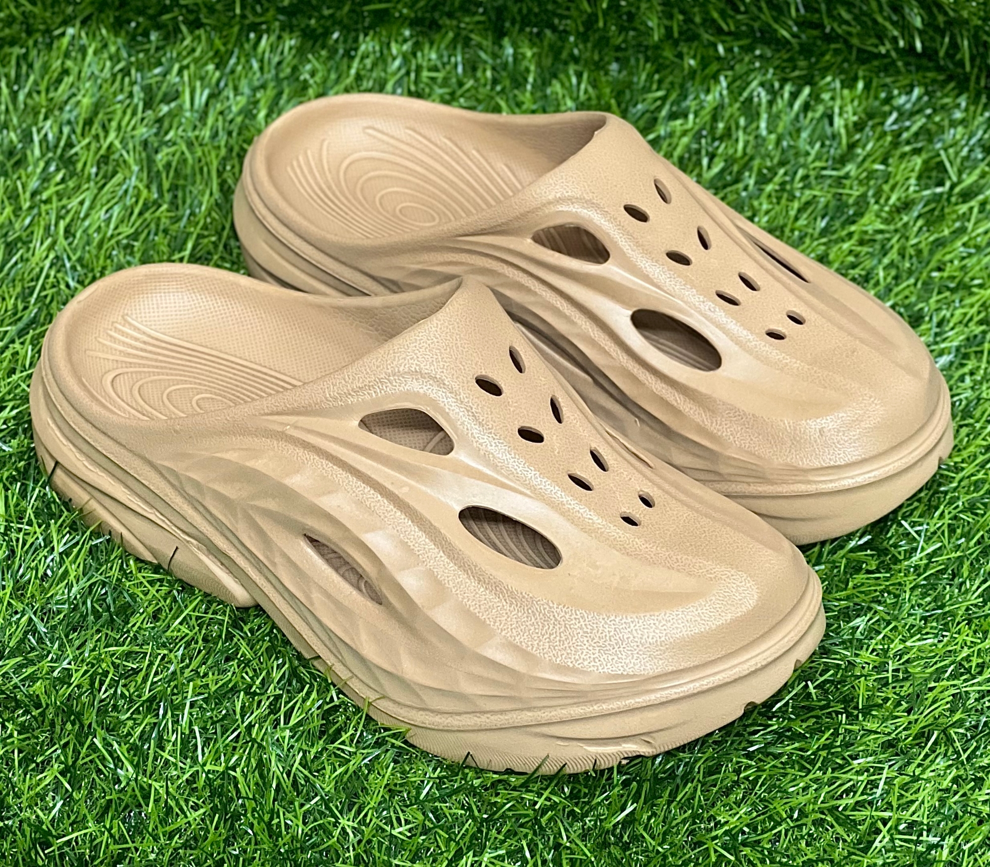 Picture of New Mens WaveStep Textured ThickSole AirFlow Clogs half Shoes Sandals