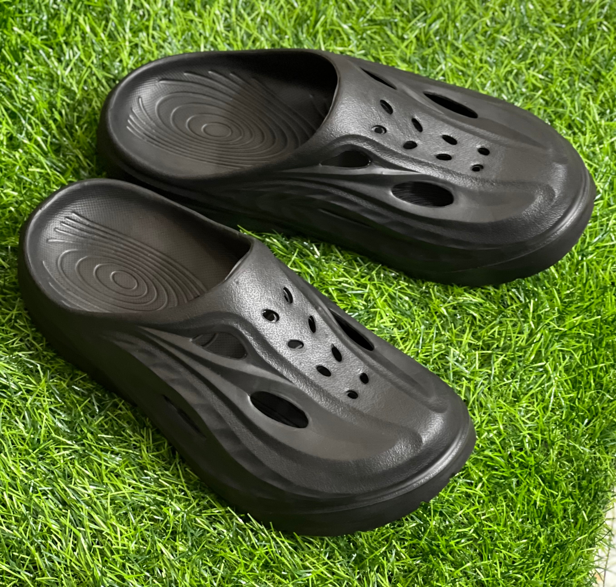 Picture of New Mens WaveStep Textured ThickSole AirFlow Clogs half Shoes Sandals