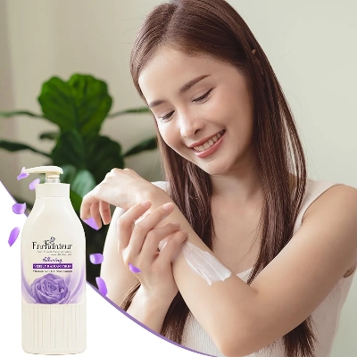 Picture of International Malaysian product Enchanteur Perfume body Lotion Alluring Satin smooth Aloe vera & olive Butter for used male /female 500 Ml