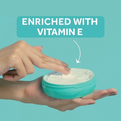 Picture of International Indian product Ponds Light moisturiser cream 98 gm