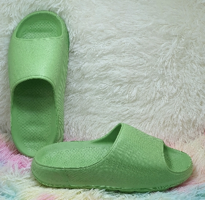 Picture of New Mens Yeezy Super Comfortable Plain Moulded Slides Slippers for Men