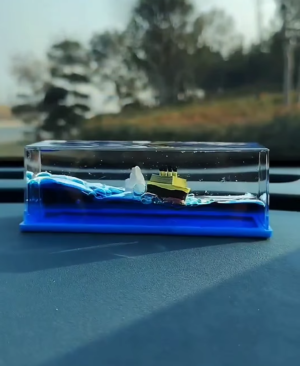 Picture of Cruise Ship Fluid Drift Bottle – Transparent