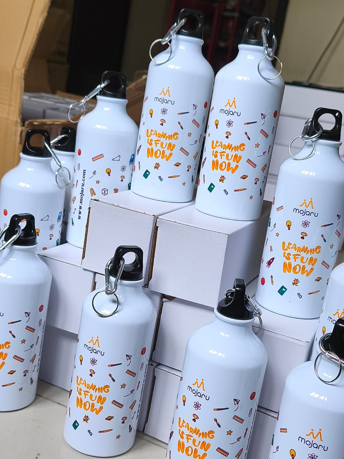 Picture of Costomize Design Aluminium Sports Mug Stainless Steel Water Bottle- 600ML-750ML. minimum 5pc