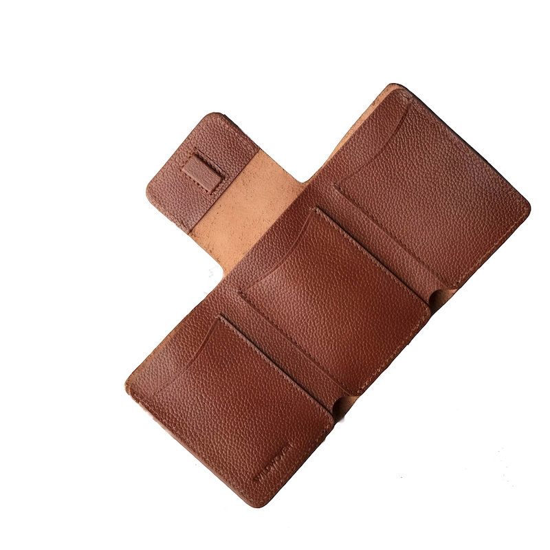 Picture of Avro Premium Men's High Quality 100% Cow Leather Magnet Coin Pocket Trifold Wallet For Men Elegant And Comfortable Stylish Export Quality Money Bag For Men Short Wallet Fashion Vintage Wallet Casual Male Wallet Multi-Card Slot Wallet For Man