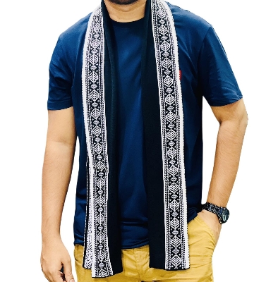 Picture of Black And White Winter Flowers Design Soft Woolen Export Scarf/Muffler For Men