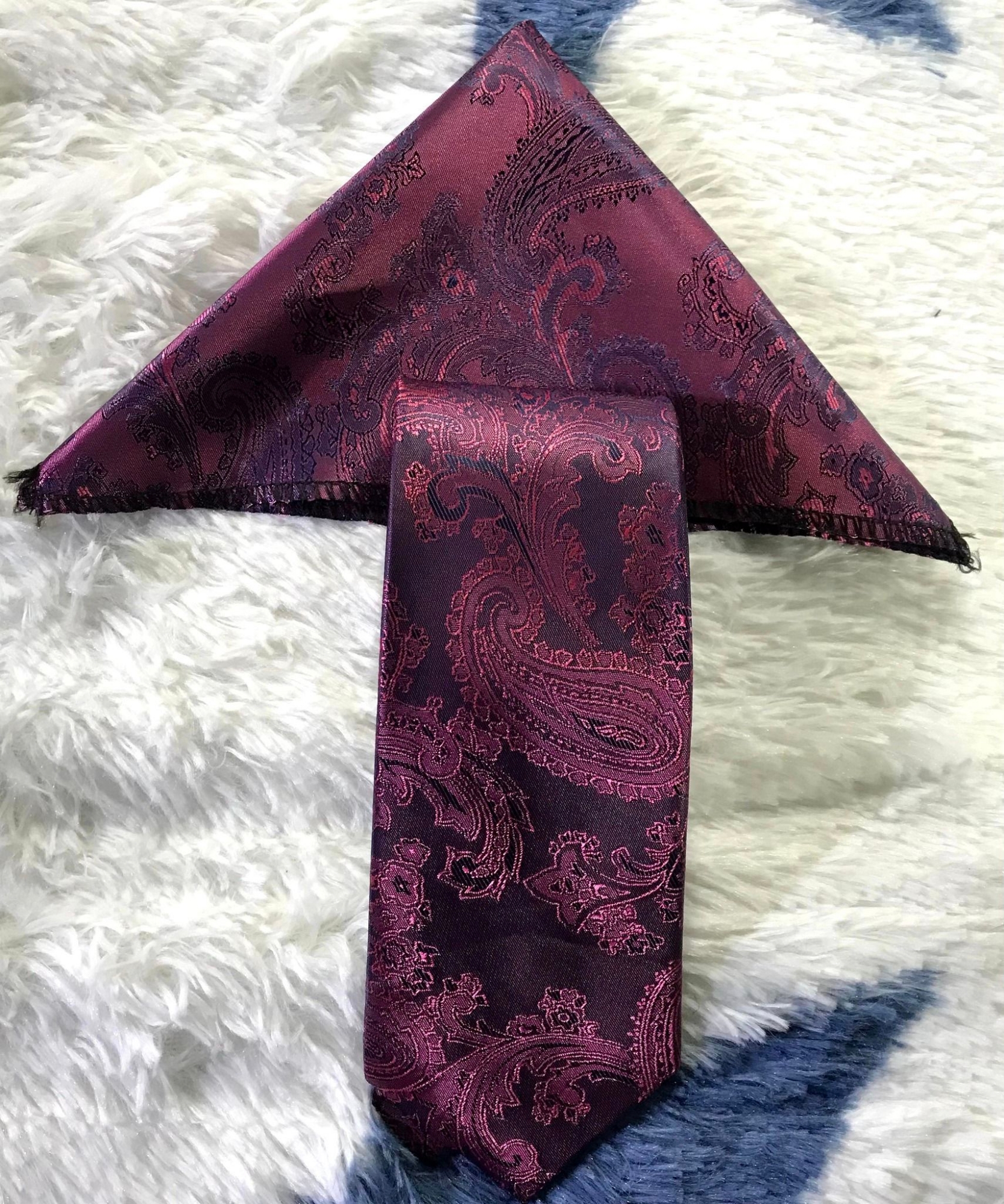 Picture of Maroon Floral Design Tie And Pocket Square Set For Men