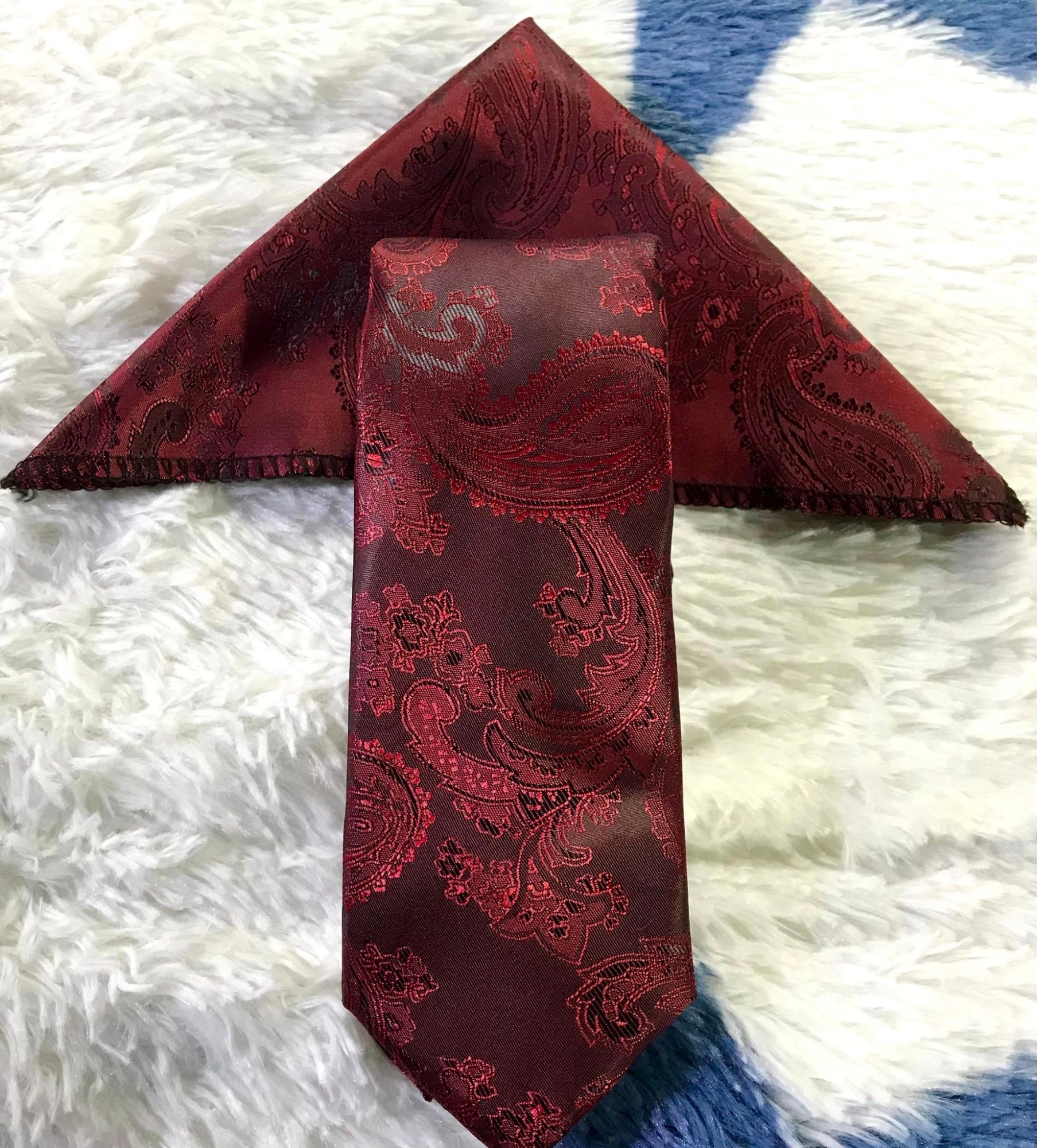 Picture of Maroon Floral Design Tie And Pocket Square Set For Men