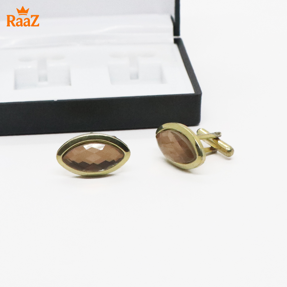 Picture of Golden Oval Shape Floral Crest Antique Cufflink For Men