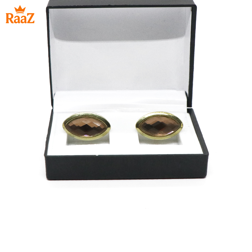 Picture of Golden Oval Shape Floral Crest Antique Cufflink For Men