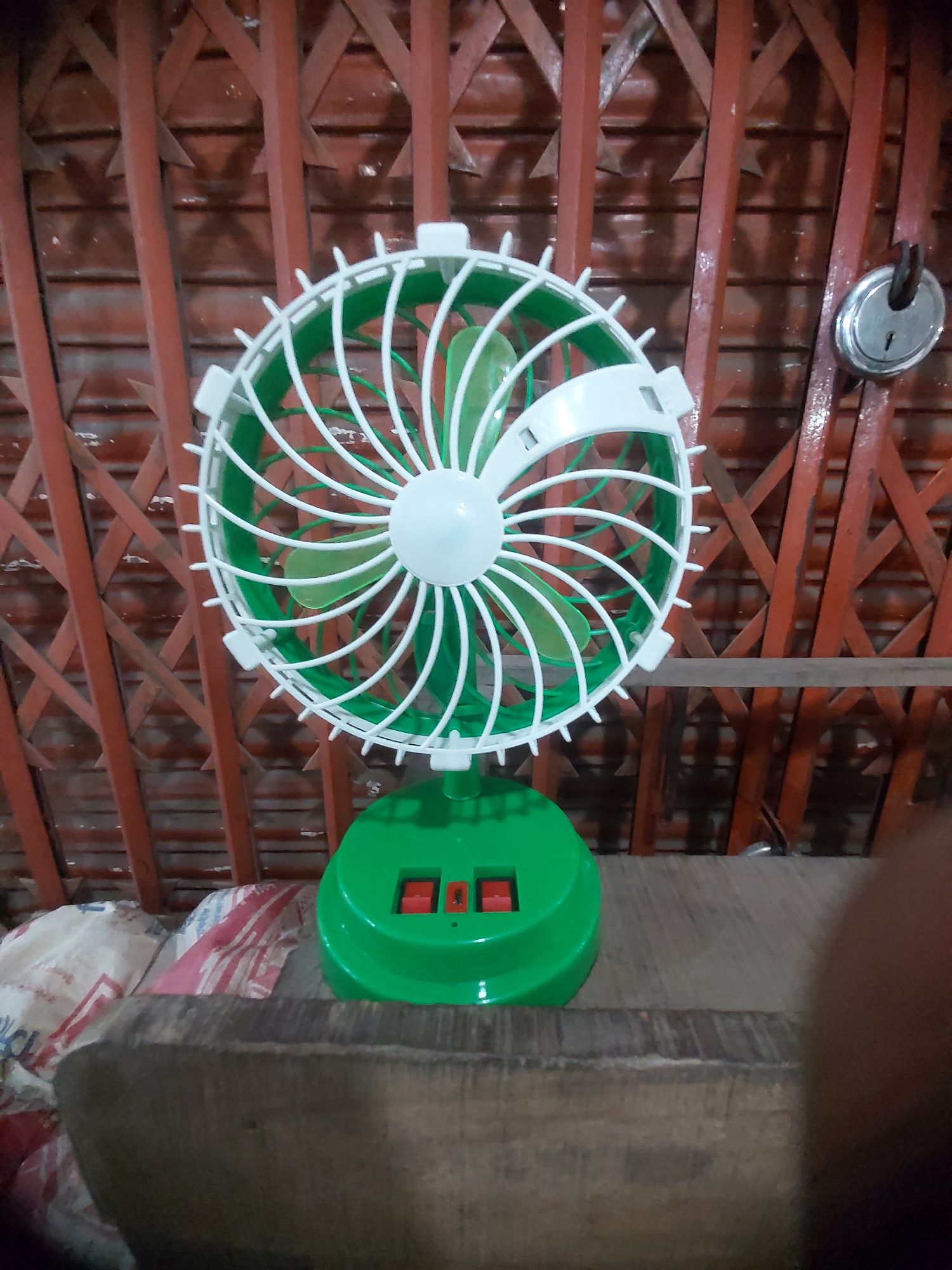 Picture of Charge Mini Table Fan bode 🔋