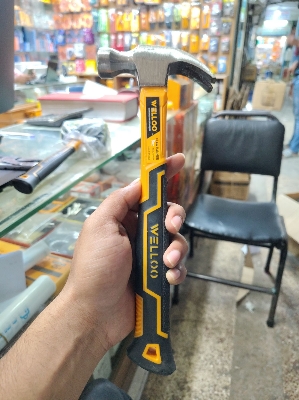 Picture of WELLOO 8oz Claw Hammer For Multifunctional Usage CHM2208 🛠️🔨