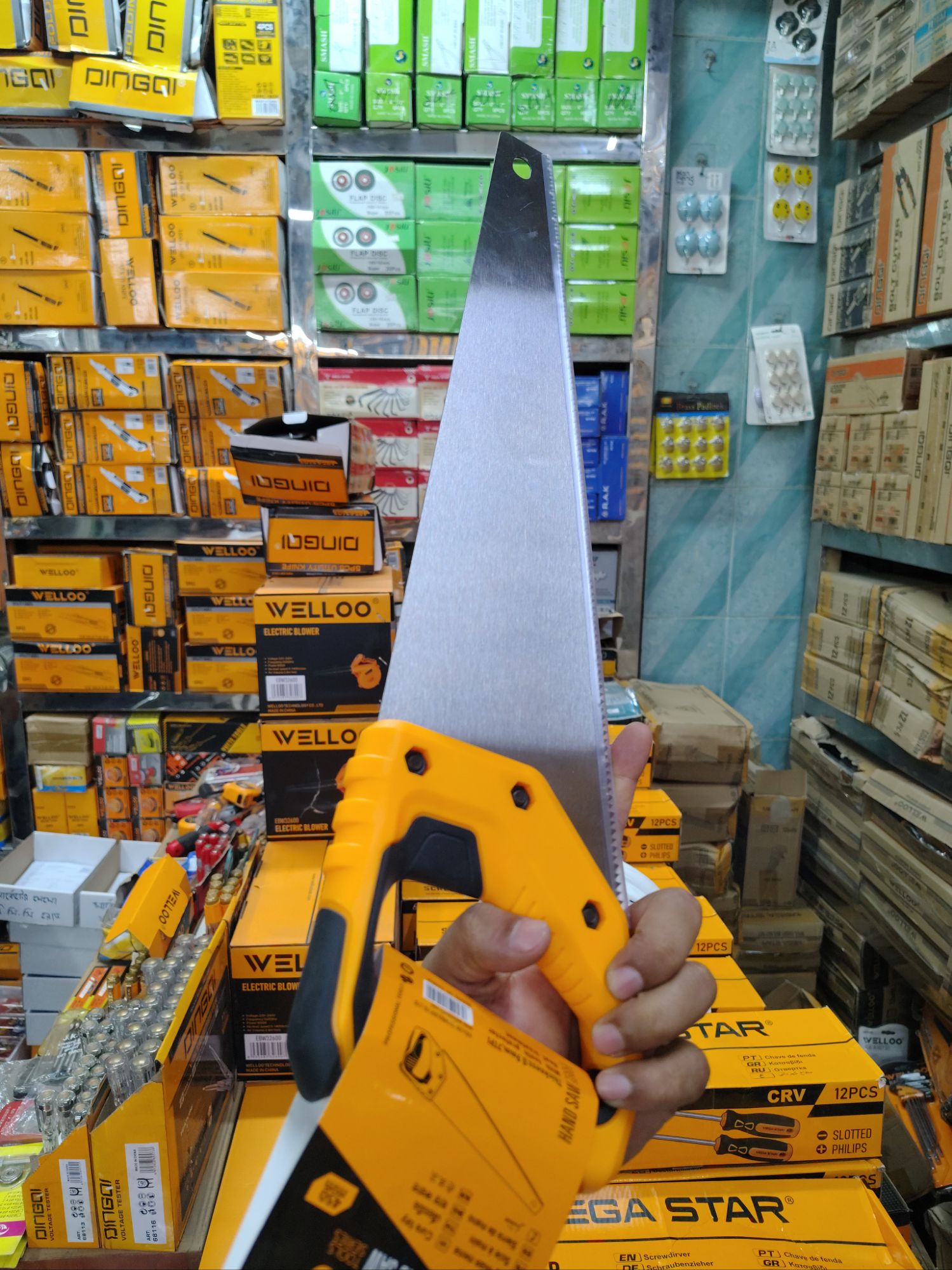 Picture of WELLOO 16", 18" Hand Saw for Wood Cutting HDS55012 🛠️🪚