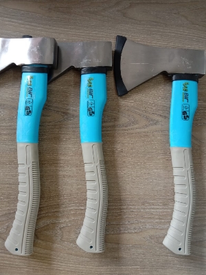 Picture of 🪓 Manufacturer Full Polished Head Axa – 600g with Rubber Plastic Handle (GS600)