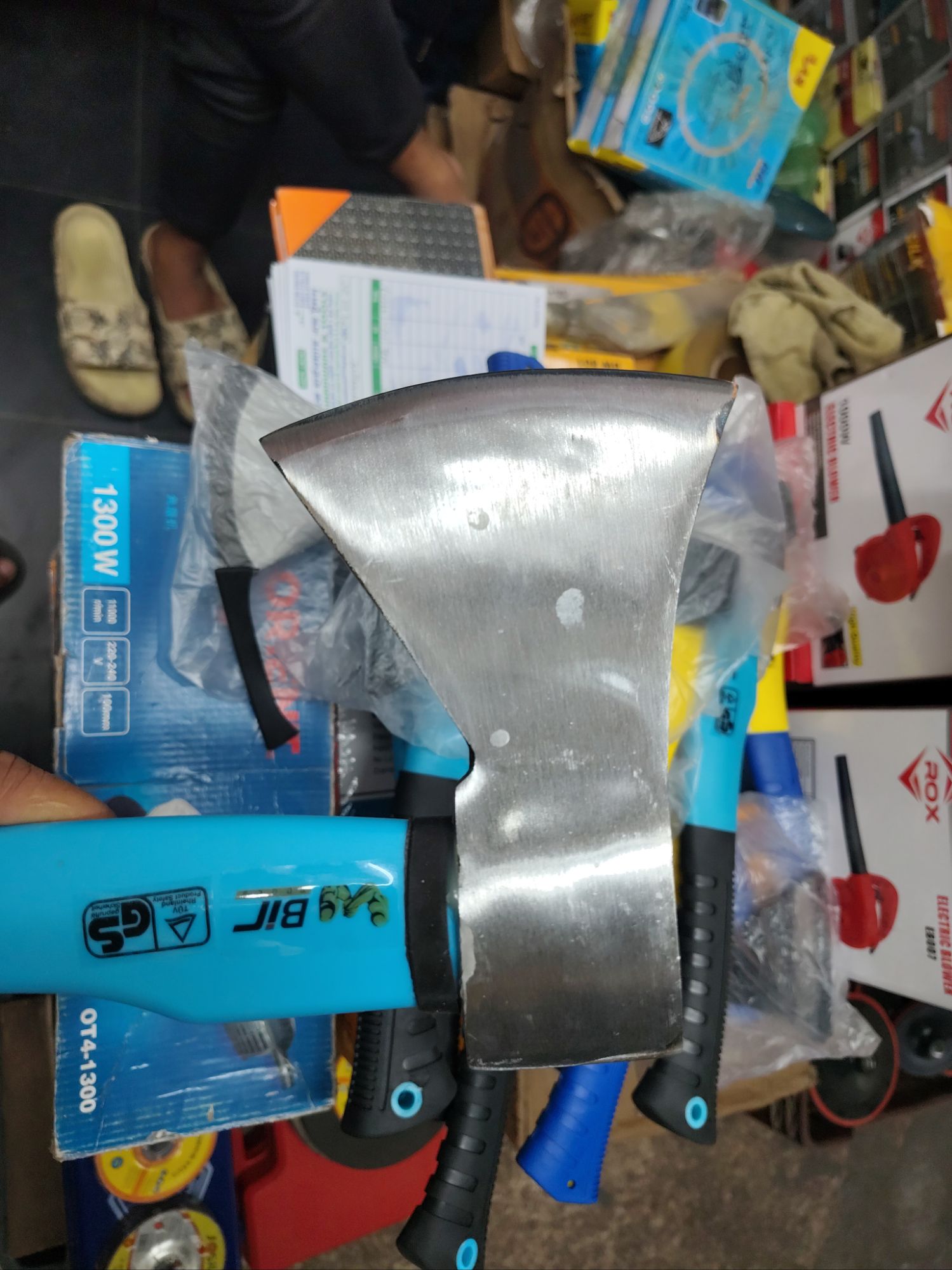 Picture of 🪓 Manufacturer Full Polished Head Axa – 600g with Rubber Plastic Handle (GS600)