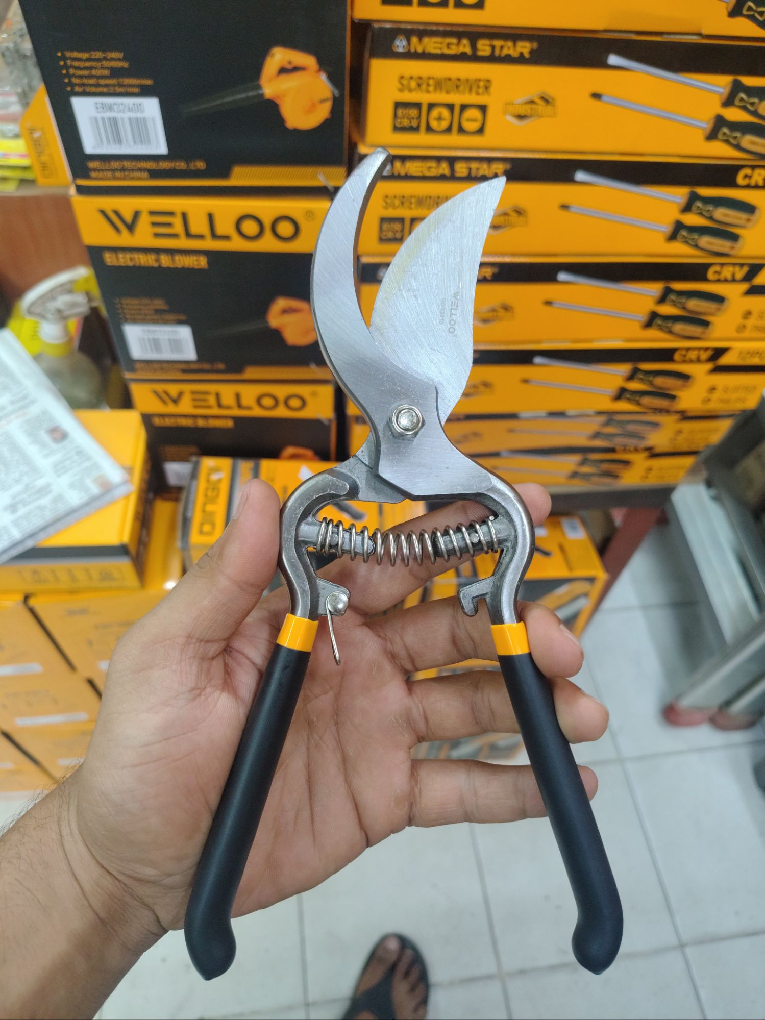 Picture of WELLOO 10" Inch Garden Shears,Tree branch Cutter GDS3608