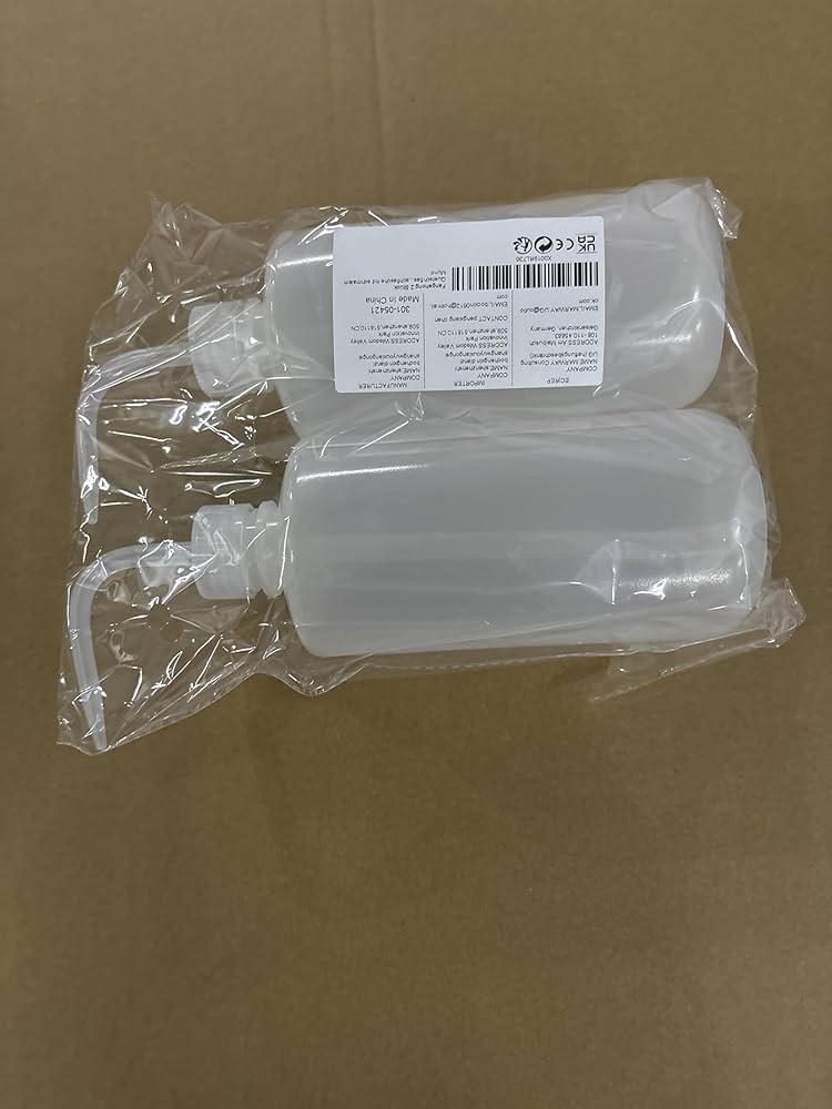 Picture of Fangehong 2 pcs Plastic Watering Can Bottle