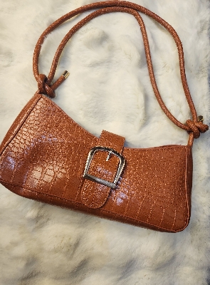 Picture of boat shape bag for ladies