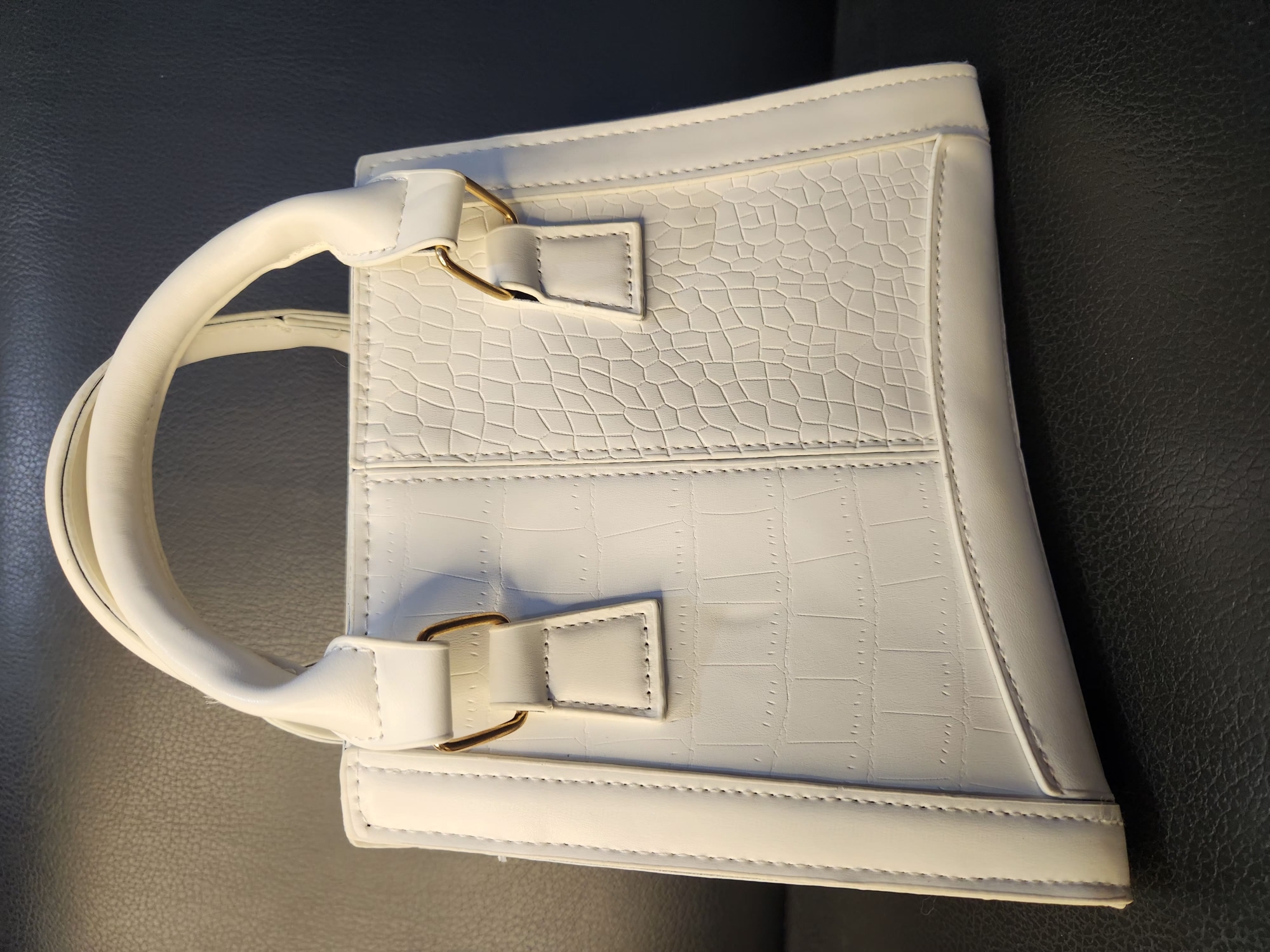 Picture of Trapizoid shape small bag